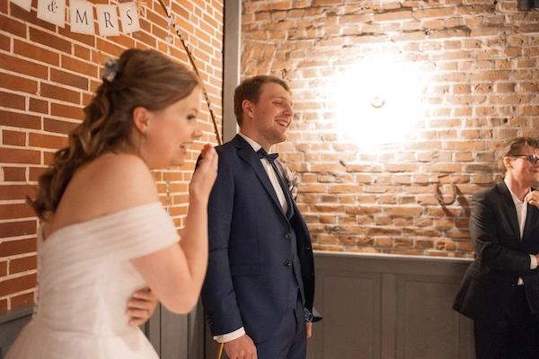 Freie_Trauung_14 Überraschtes Brautpaar