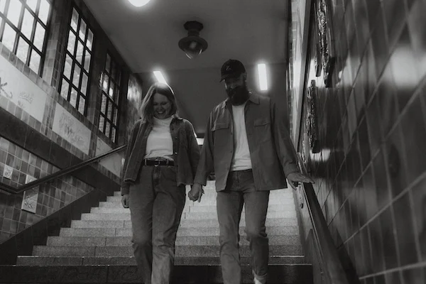 Train_station_1 Schwarz-weiß Bild Bahnstation